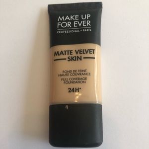 Makeup Forever Makeup - Makeup Forever matte velvet foundation Makeup Forever Makeup - Makeup Forever matte velvet foundation